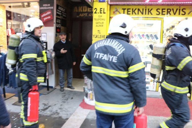 Trabzon Bulvarı'nda sobadan çıkan duman itfaiyeyi alarma geçirdi
