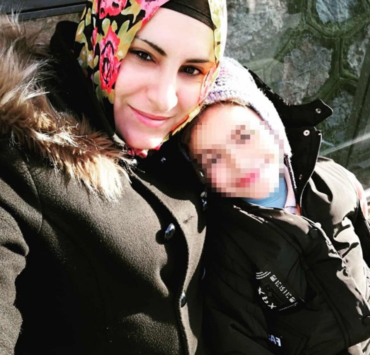 Çocuğunun gözleri önünde öldürüldü