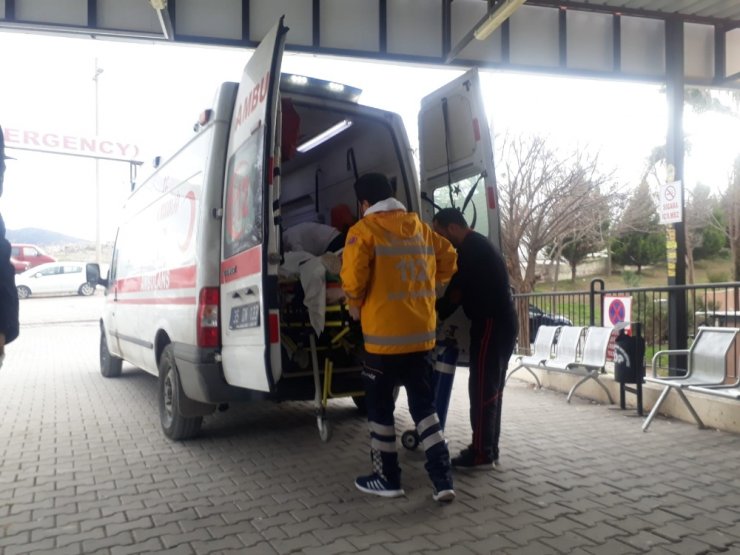 Parkta eşini vurdu, başında bekledi