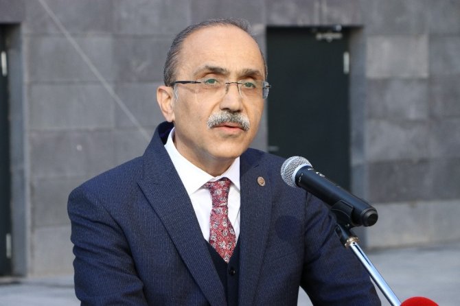 Kahramanmaraş'ta İş adamları Emniyete 27 araç hediye etti