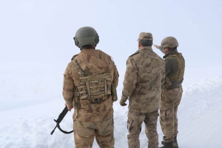 KAPAN-3 operasyonunda silah ve mühimmat ele geçirildi