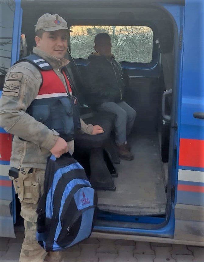 Şehit ve gazi çocuklarını okula götürdüler