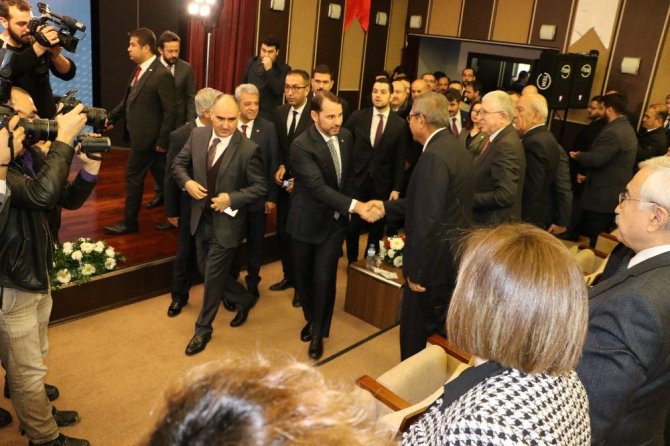 Bakan Albayrak: Kahramanmaraş'ta konuştu: "Kamu bankalarında faizi yüzde 8-10 bandına çekeceğiz"