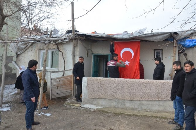 Ekinözülü şehidin acı haberi baba ocağına ulaştı