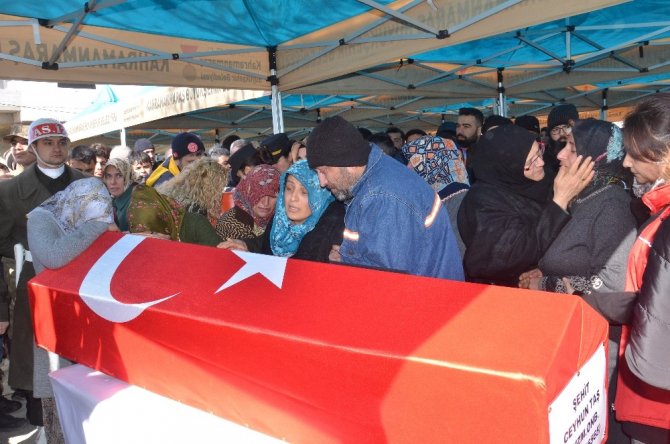 Tel Abyad şehidi Ceyhun Taş'ı onbinler uğurladı