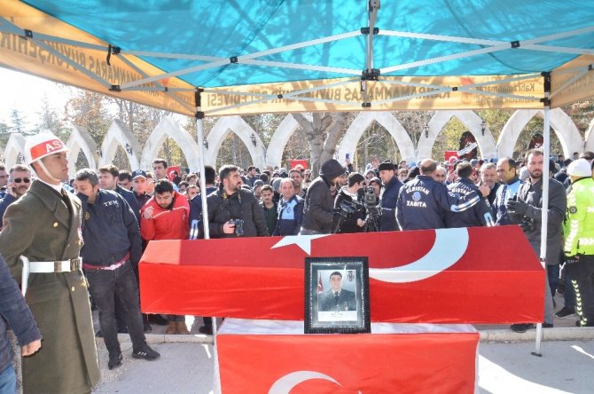 Tel Abyad şehidi Ceyhun Taş'ı onbinler uğurladı