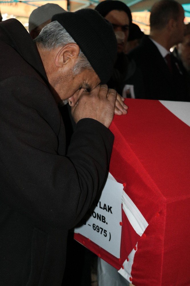 Suriye de şehit düşen Fatih Saylak son yolculuğuna uğurlandı