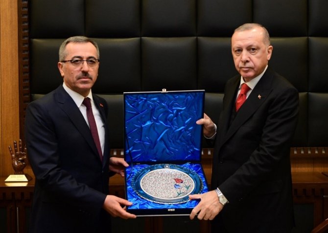 Cumhurbaşkanı Erdoğan, Büyükşehir Belediyesini ziyaret etti