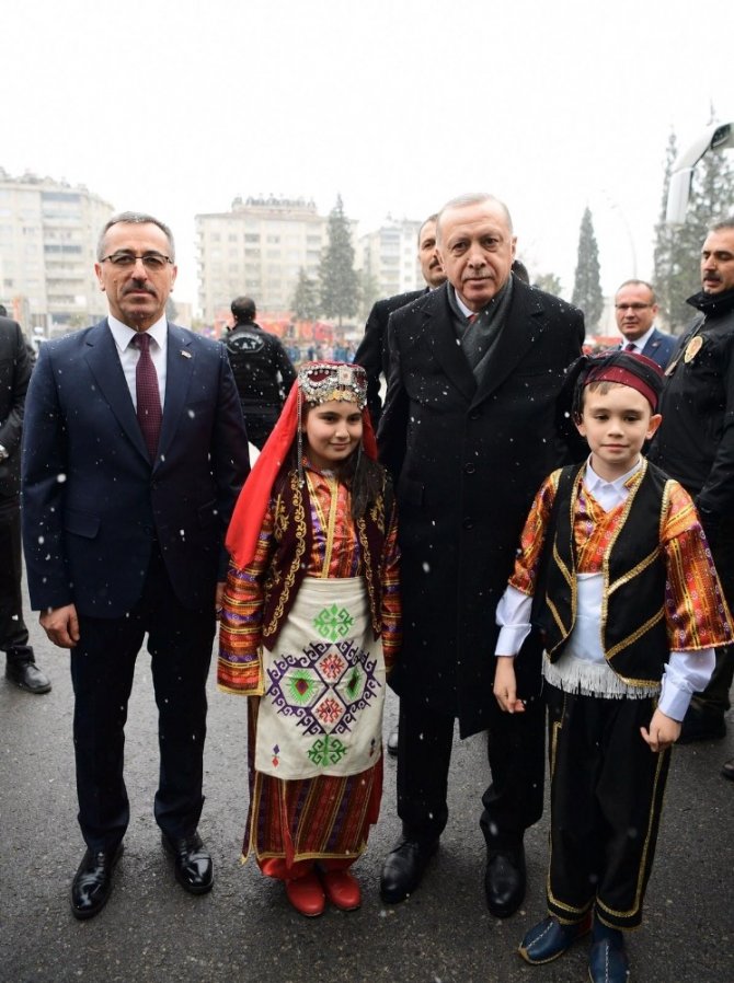 Cumhurbaşkanı Erdoğan, Büyükşehir Belediyesini ziyaret etti