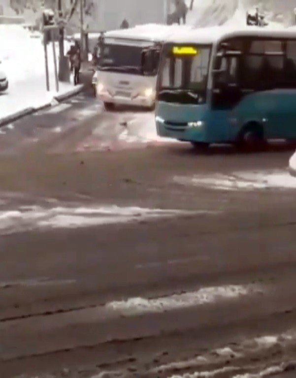 Kahramanmaraş'ta Kar kazaları da beraberinde getirdi