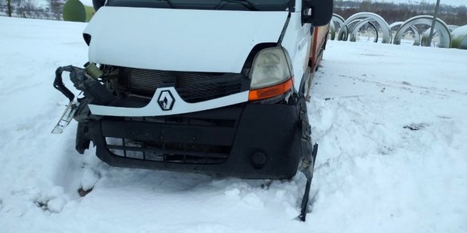 Afşin'de iki araç çarpıştı 5 kişi yaralandı