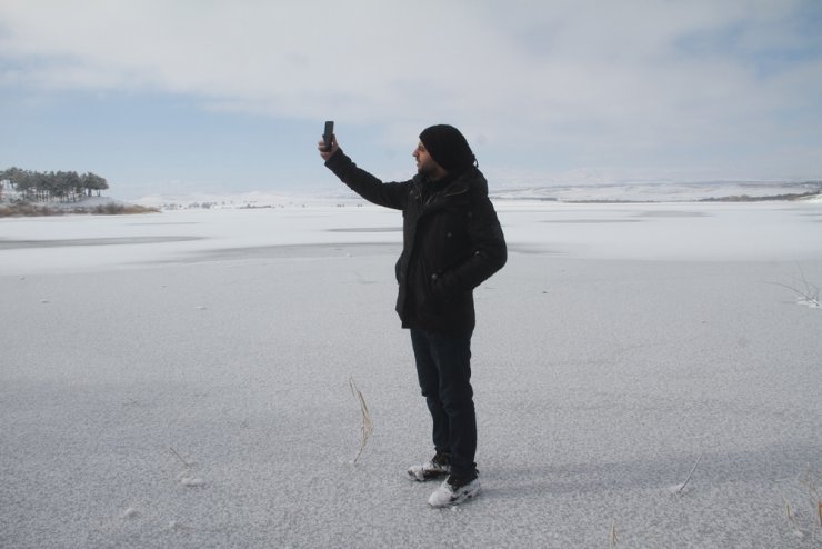 Elazığ’da soğuktan baraj dondu