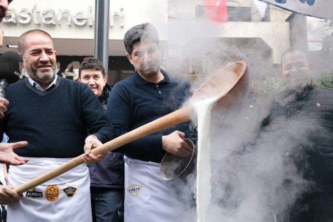 Kervan Alpedo kar altında dondurma ikramı yaptı
