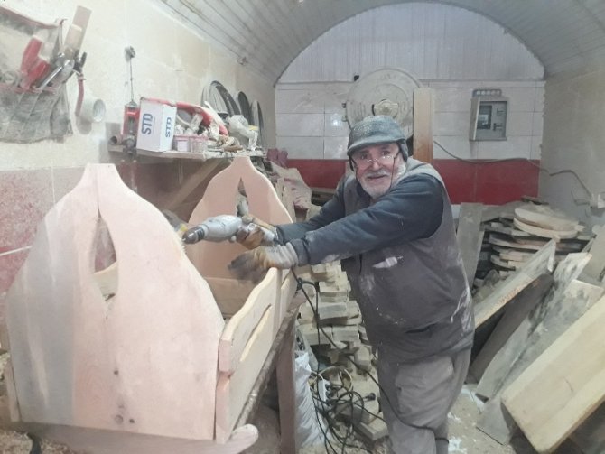 Kahramanmaraşlı 70 yaşındaki zanaatkar dede mesleğini sürdürüyor