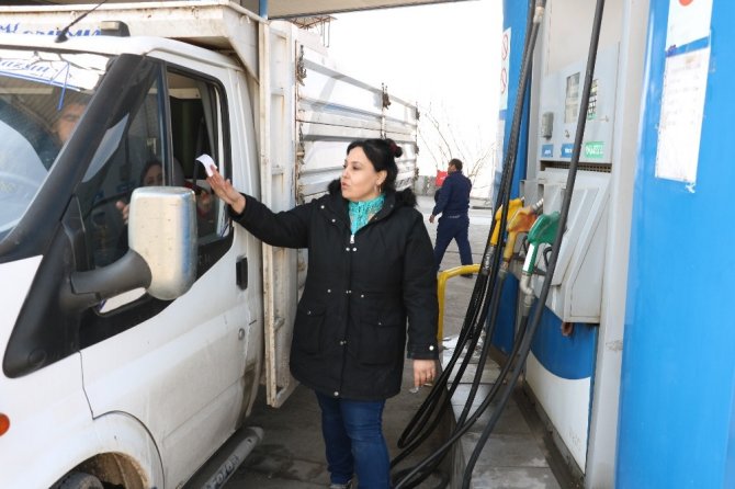 Kahramanmaraşlı Sevda sözde erkek mesleklerine meydan okuyor hedefi tır şoförlüğü