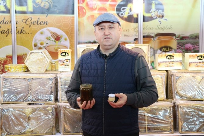 Kahramanmaraş yöresel fuarda ‘arı sütü ve propolis’ tanıtıldı