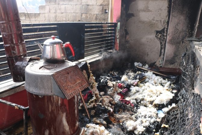 Kahramanmaraş’ta ev yandı 5 kişi yaralandı