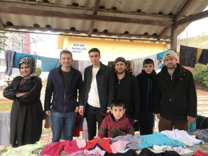 Kahramanmaraş'ta Gönüllü gençlerden ihtiyaç sahiplerine giysi