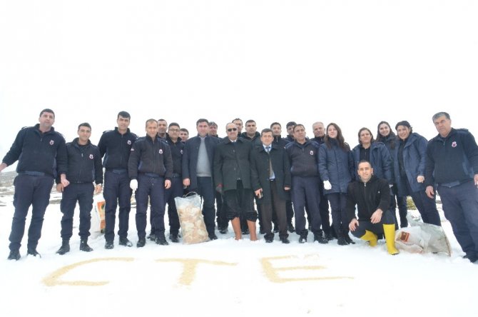 Cezaevi personelinden doğaya yem