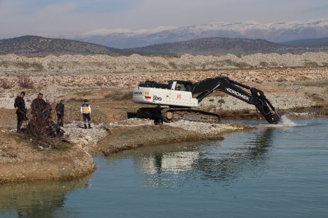 Çayda kaybolan baba ve oğlunu arama çalışmaları sürüyor