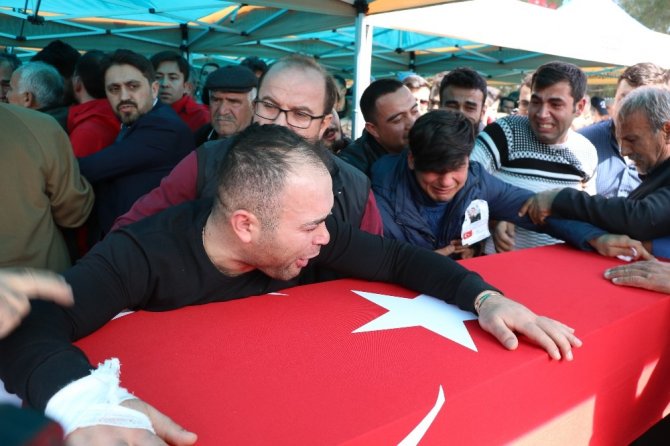 Kahramanmaraş İdlib şehidini dualarla son yolculuğuna uğurladı