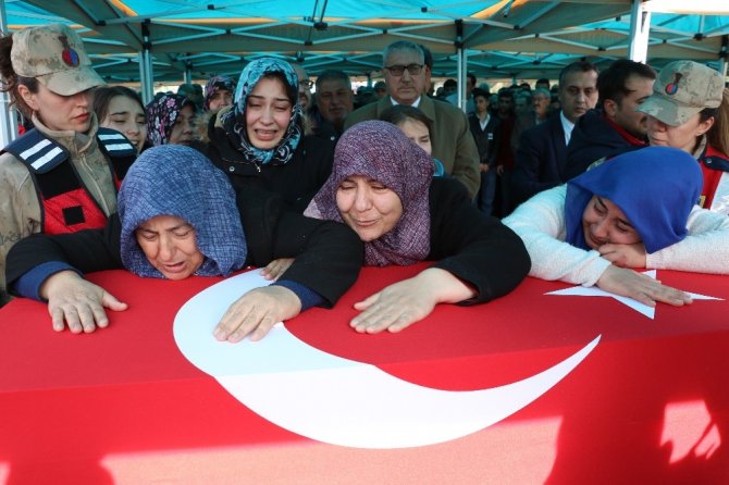 Kahramanmaraş İdlib şehidini dualarla son yolculuğuna uğurladı