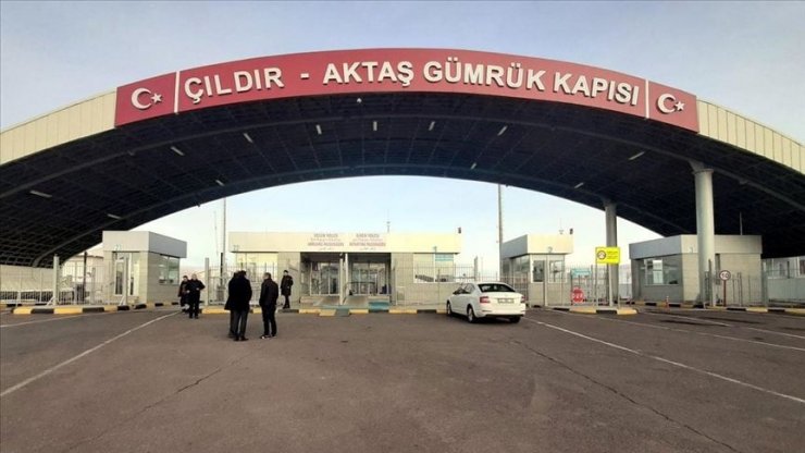 Çıldır Aktaş Sınır Kapısı geçişlere kapatıldı