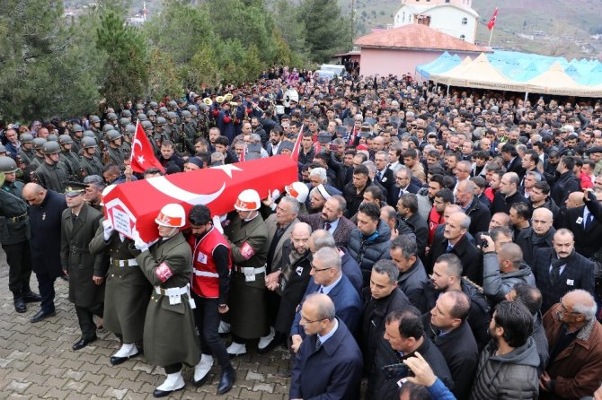 Kahramanmaraş'ta İdlib şehidini binler uğurladı