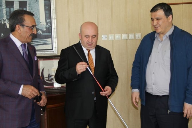 Kahramanmaraş'ta 20 görme engelliye beyaz baston yardımı