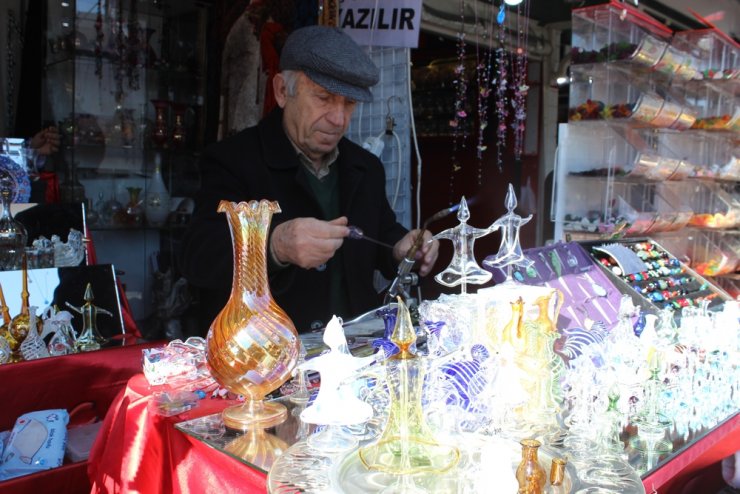 Babasının yarım asırlık mesleğine kızı sahip çıktı