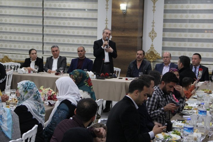 Cumhurbaşkanı Erdoğan HDP önündeki annelerin Kadınlar Günü’nü kutladı