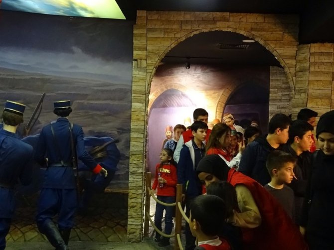 Gönüllü gençler yetimler el ele verdi