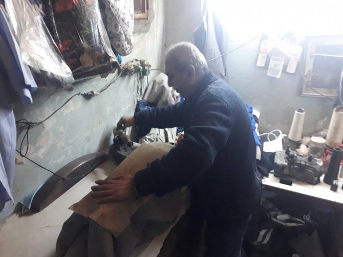 44 yıldır insan giydiriyor