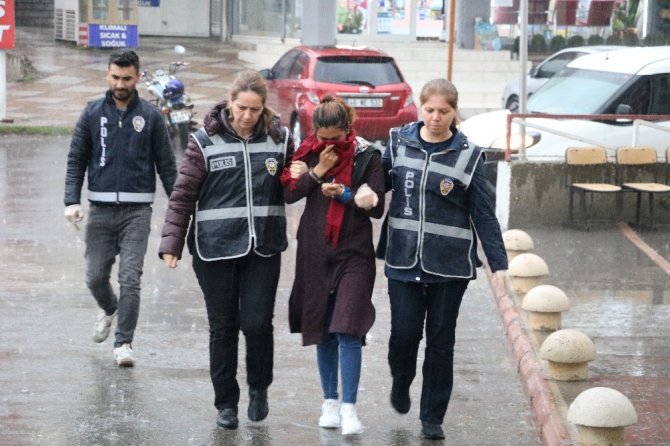 Evlerde soygun yapan kadın tutuklandı