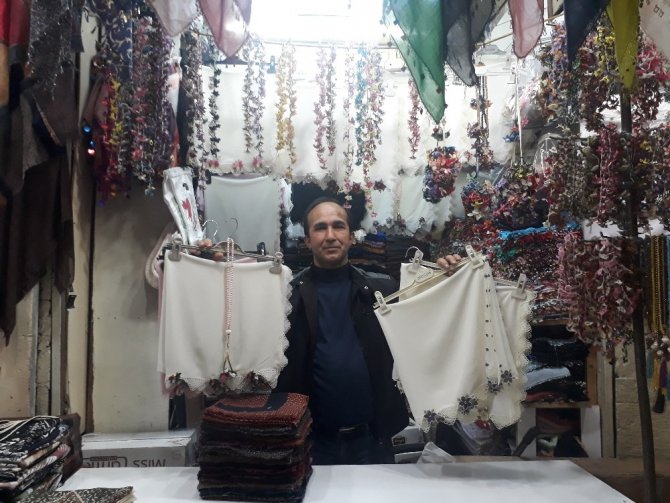 Kahramanmaraşlı esnaf 60 ev hanımına evden iş imkanı sağladı