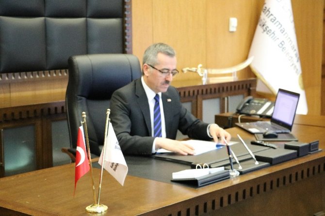 81 ilin 81 okuluna Maraş dondurması