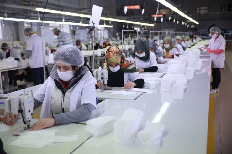 Tekstil firması günlük 3 milyon maske üretecek