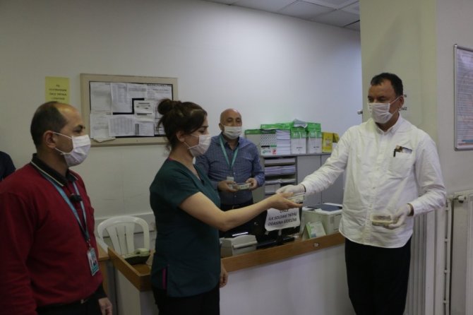 Kahramanmaraş’ta sağlık çalışanları jest