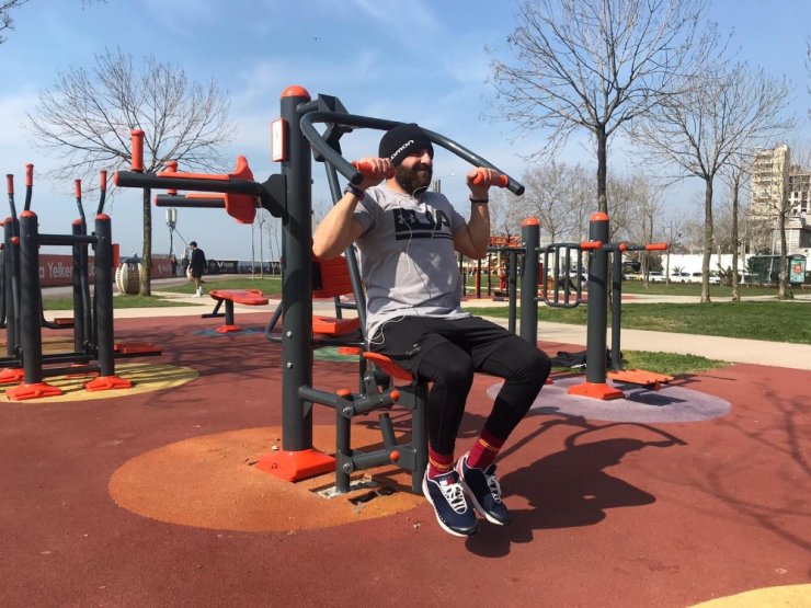 Korona virüsüne aldırmayarak sahile koştular