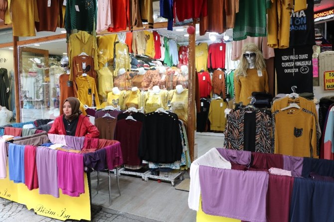 Kapalı çarşıda korona sessizliği