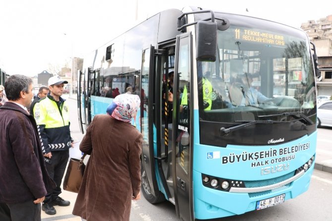 Korona virüse dikkat"..Trafik Polisleri vatandaş ve yolcuları uyardı