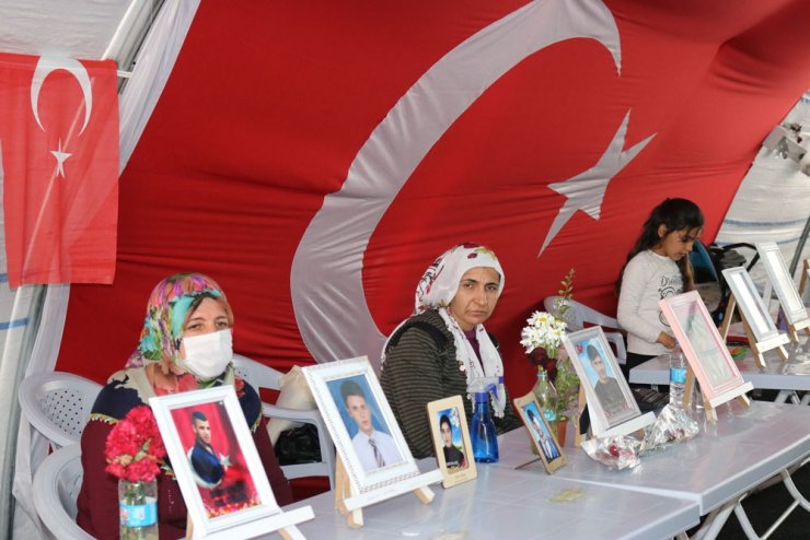 HDP önündeki ailelerin evlat nöbeti 207’inci gününde
