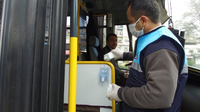Kahramanmaraş’ta toplu taşıma araçlarına el dezenfektanı