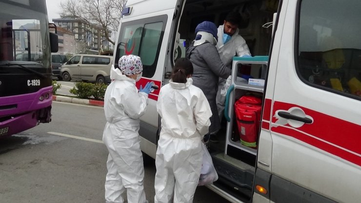 Kırmızı ışıkta geçen taksi faciaya neden olacaktı