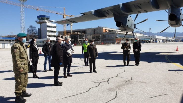 Sağlık malzemelerini taşıyan uçak Bosna Hersek’e ulaştı