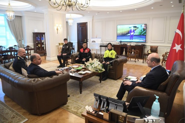 Bakan Soylu, Emniyet Teşkilatı’nı makamında kabul etti