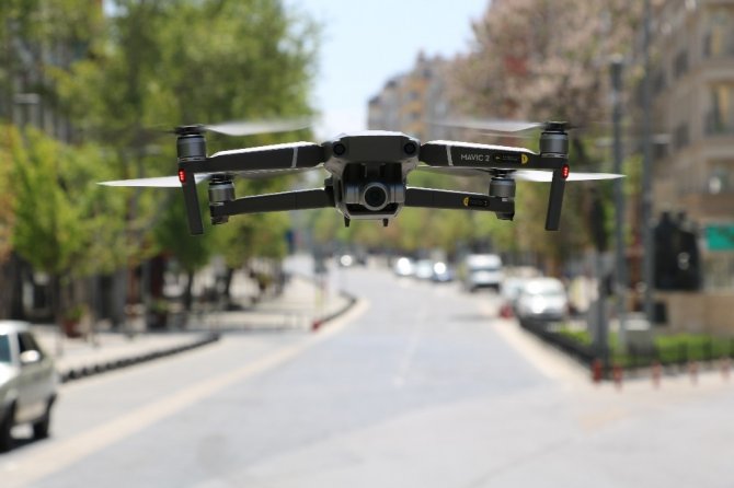 Boşalan cadde ve sokakları denetlemede polisimize destek oldu