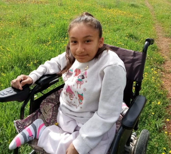 Cam kemik hastası İkra karantina günlerini doğa ile baş başa geçiriyor