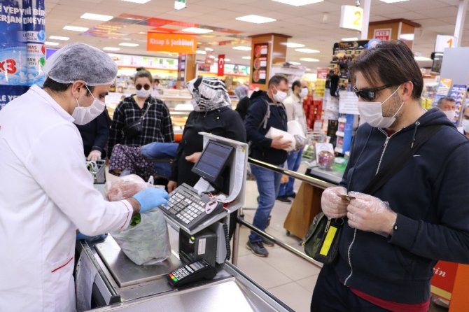 Kahramanmaraş’ta marketlerde Ramazan yoğunluğu