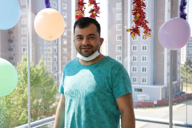 17 arkadaşı koronalı çıkan dondurmacı ailesine kavuştu